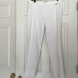 Tory Burch White Pants with side zipper         Size 6